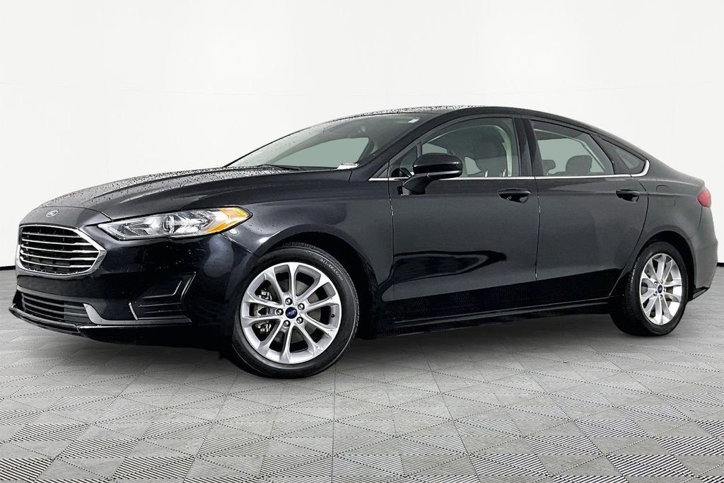 2020 Ford Fusion SE's photo