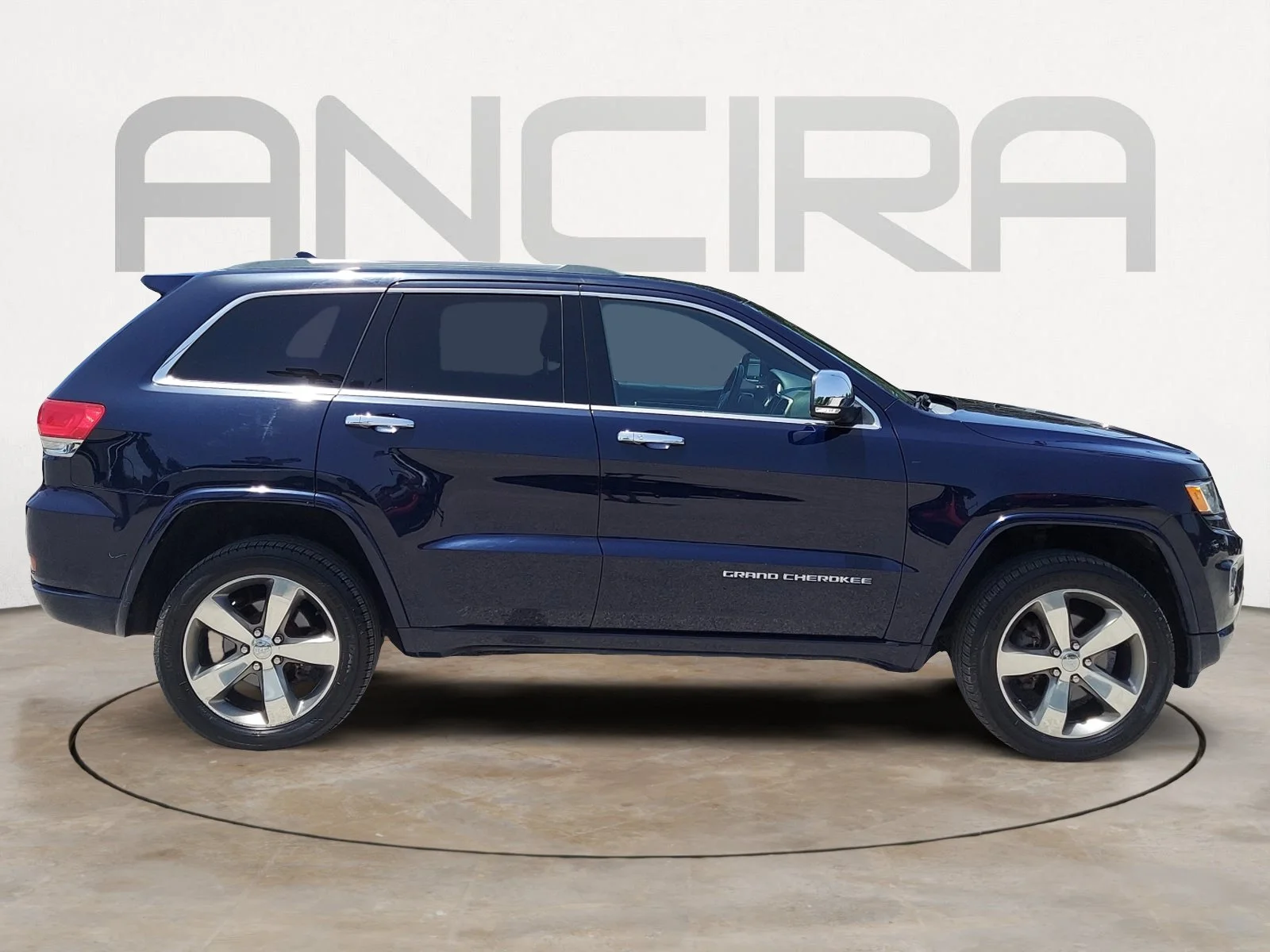 Used 2015 True Blue Pearlcoat Jeep Overland image 11