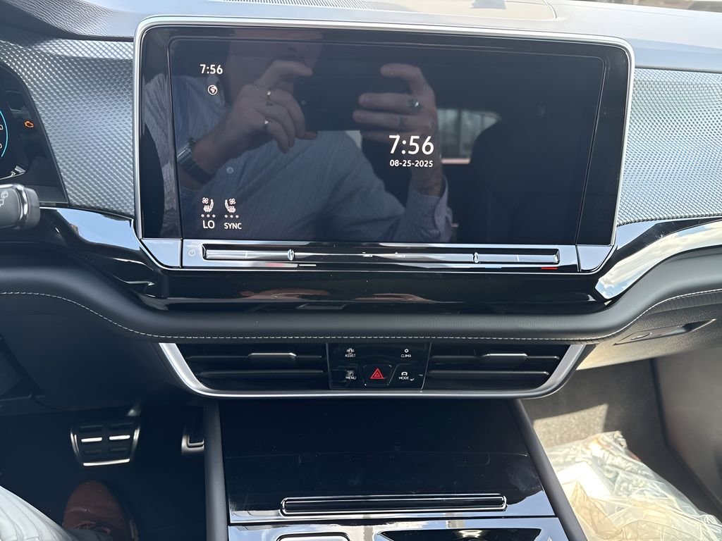 2026 Volkswagen Atlas Cross Sport SEL R-LINE - Photo 22