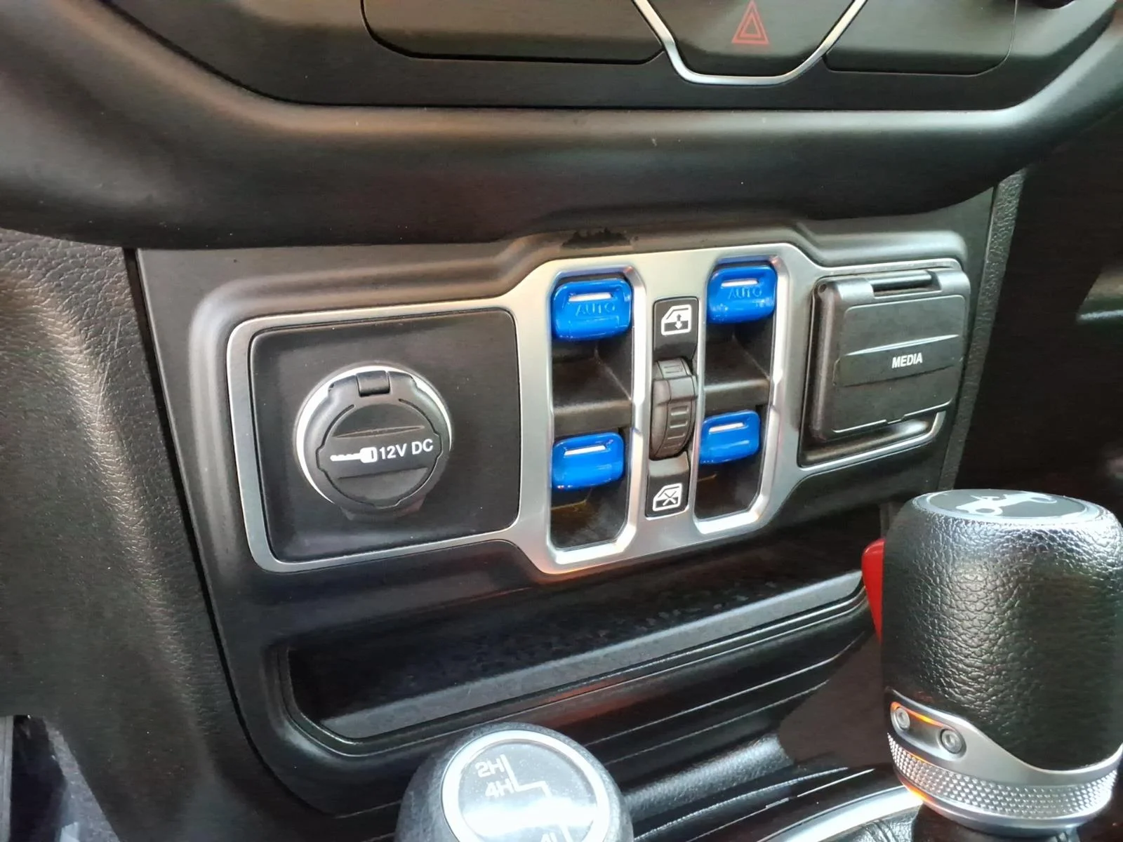 Used 2020 Ocean Blue Metallic Clear Coat Jeep Sport S image 20