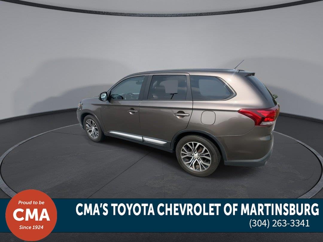 Used 2016 Quartz Brown Metallic Mitsubishi SE image 6