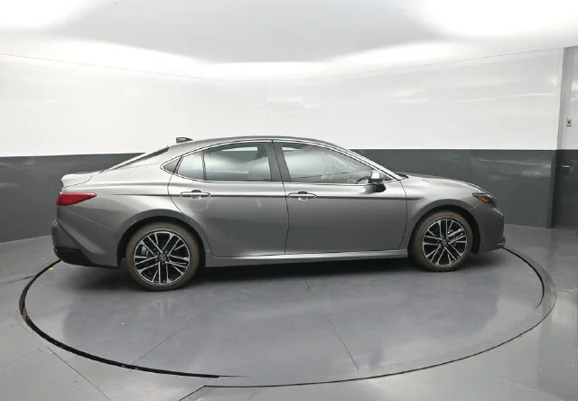 Used 2026  Toyota XLE image 9