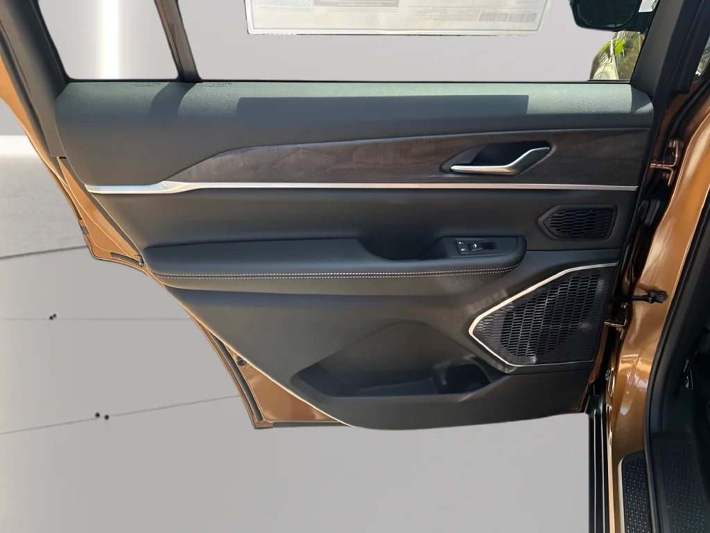 New 2026 Copper Shino Metallic Clear-Coat Exterior Paint Jeep Limited image 31
