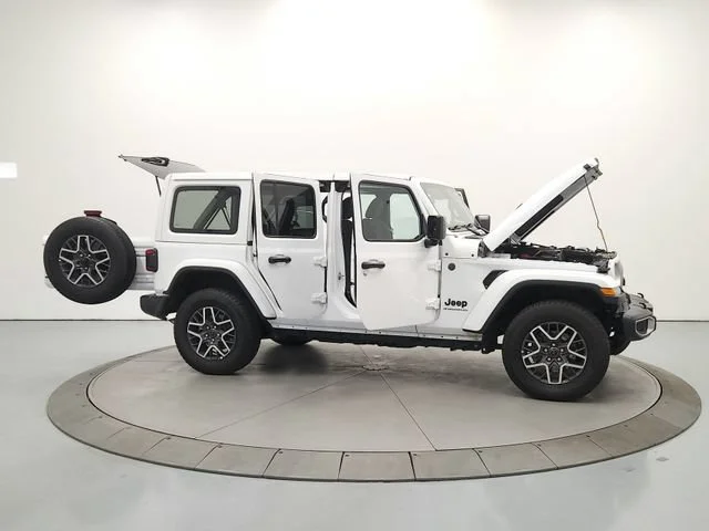 Used 2025 Bright White Cl Jeep Sahara image 16