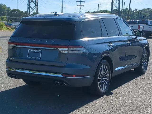 Used 2020 Blue Lincoln Reserve image 5