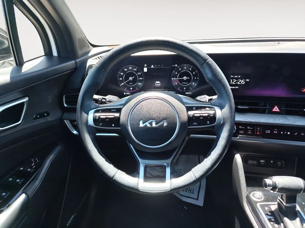 Used 2023 White Kia X-Pro Prestige image 12