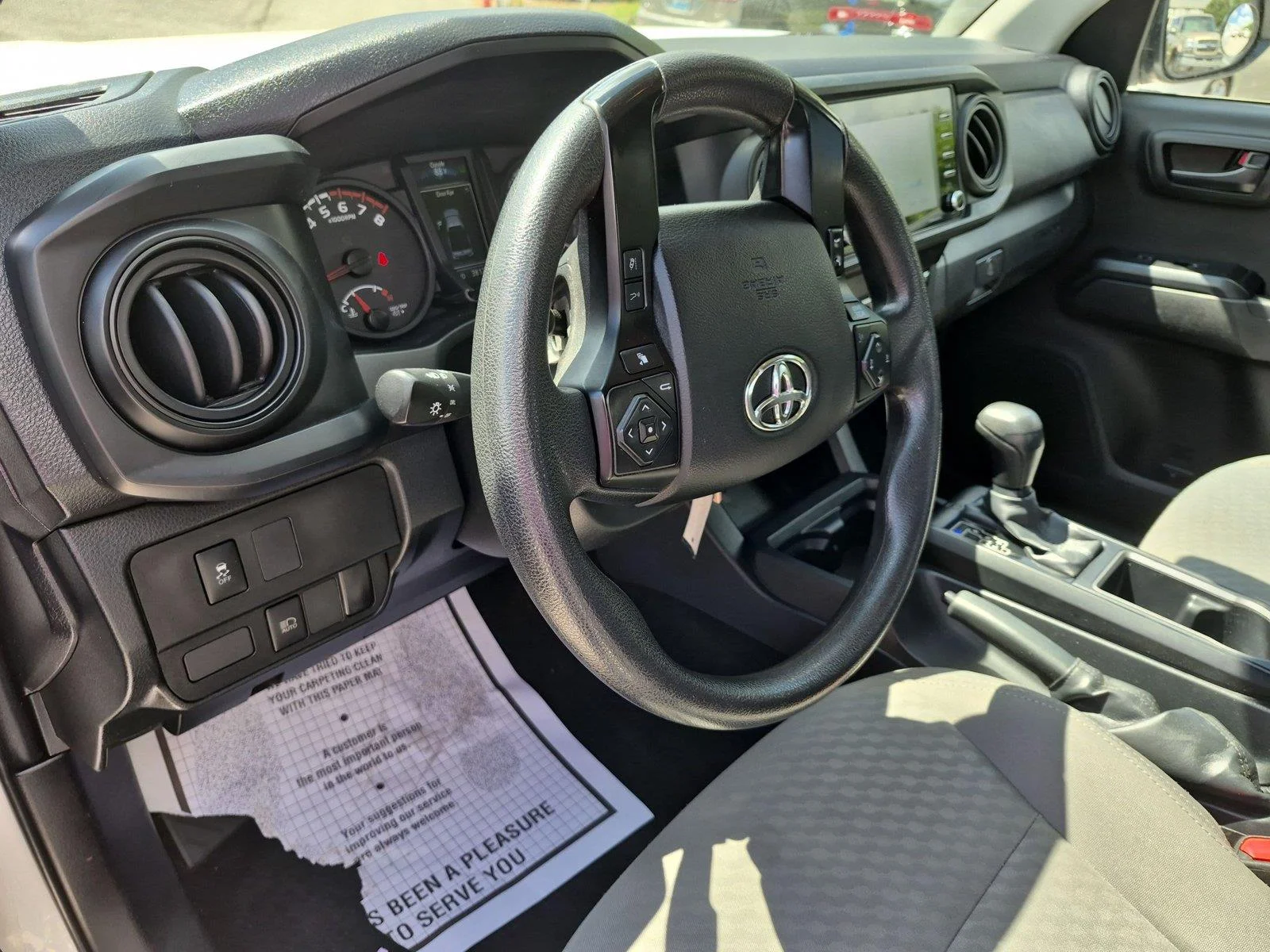Used 2022 White Toyota SR image 19