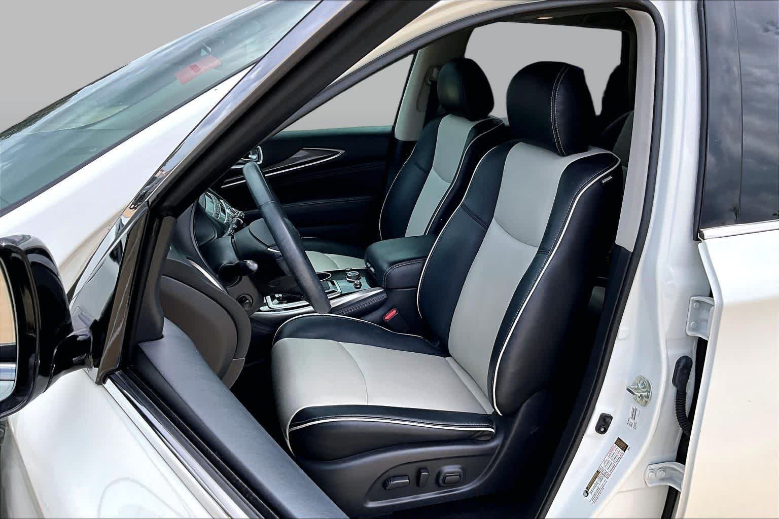 Used 2020 Majestic White INFINITI SIGNATURE EDITION image 8