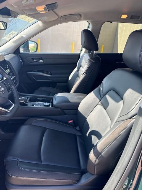 Used 2025 Black Nissan SL image 10