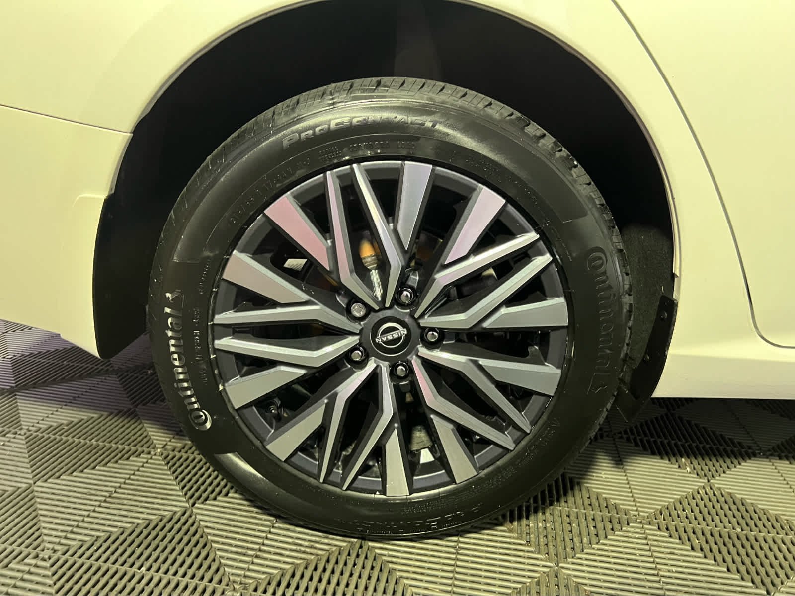 Certified Used 2023 Pearl White Tricoat Nissan 2.5 SV image 9