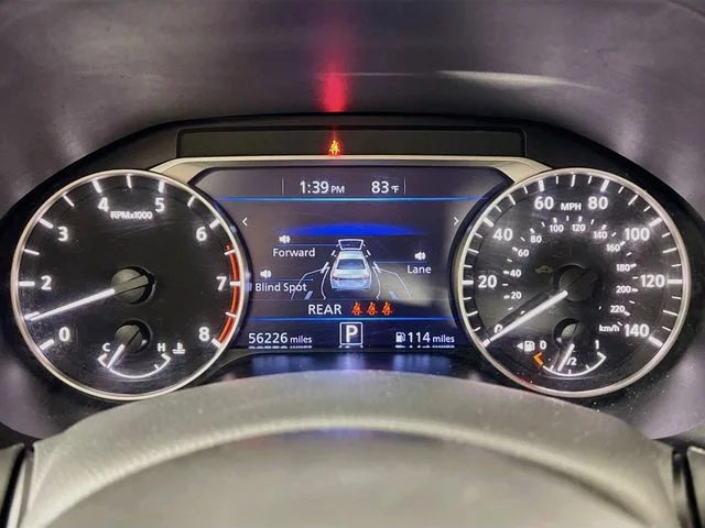 Used 2025 White Nissan 2.5 SV image 14