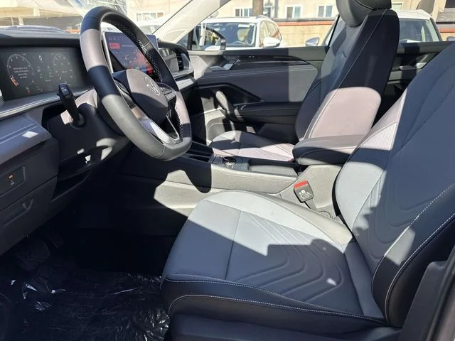New 2026 White Volkswagen 2.0T SE image 12