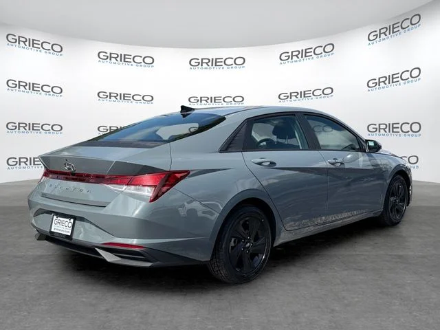 Used 2022 Gray Hyundai SEL image 7