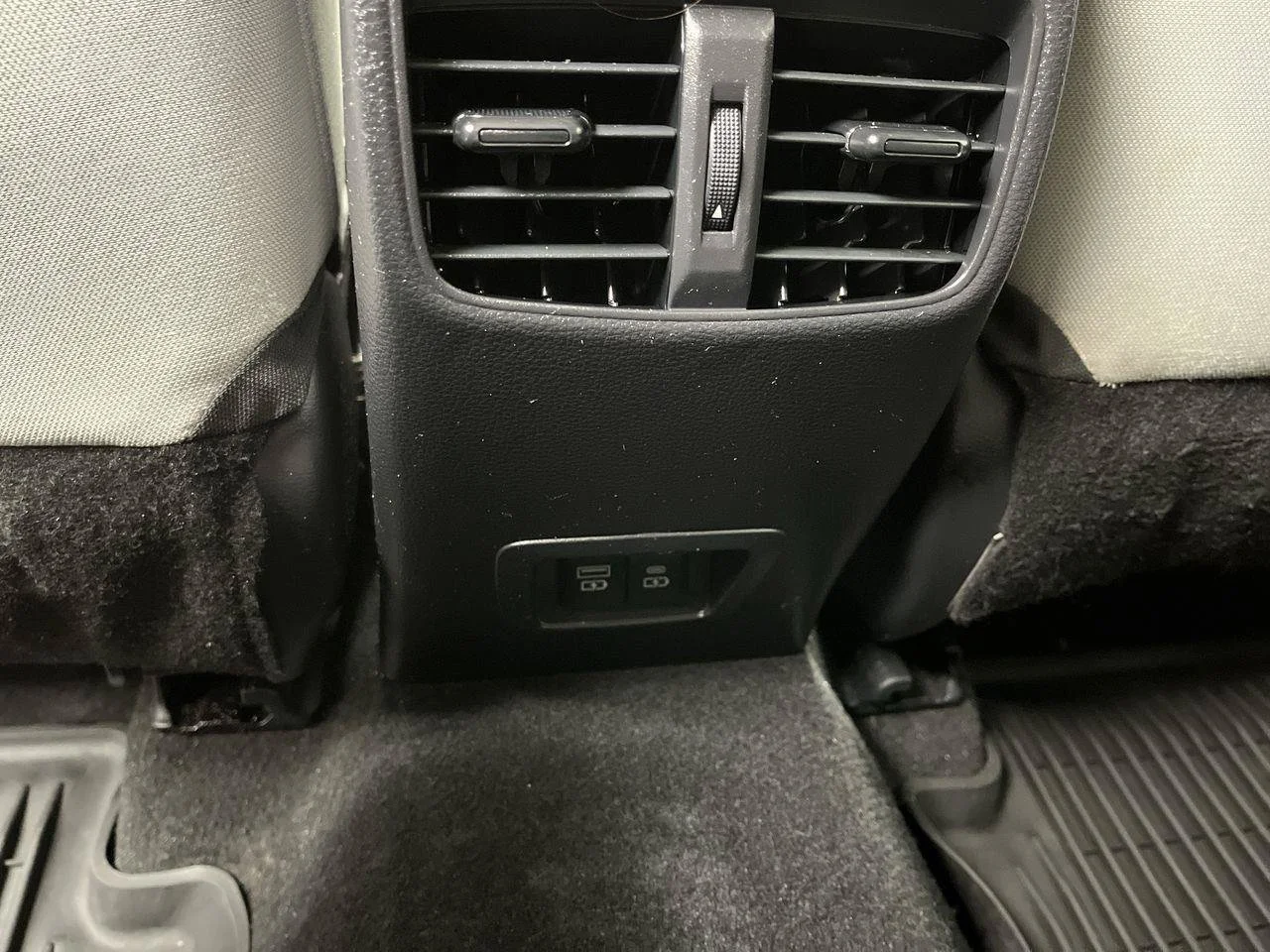 2022 Toyota Corolla Cross LE - Photo 10