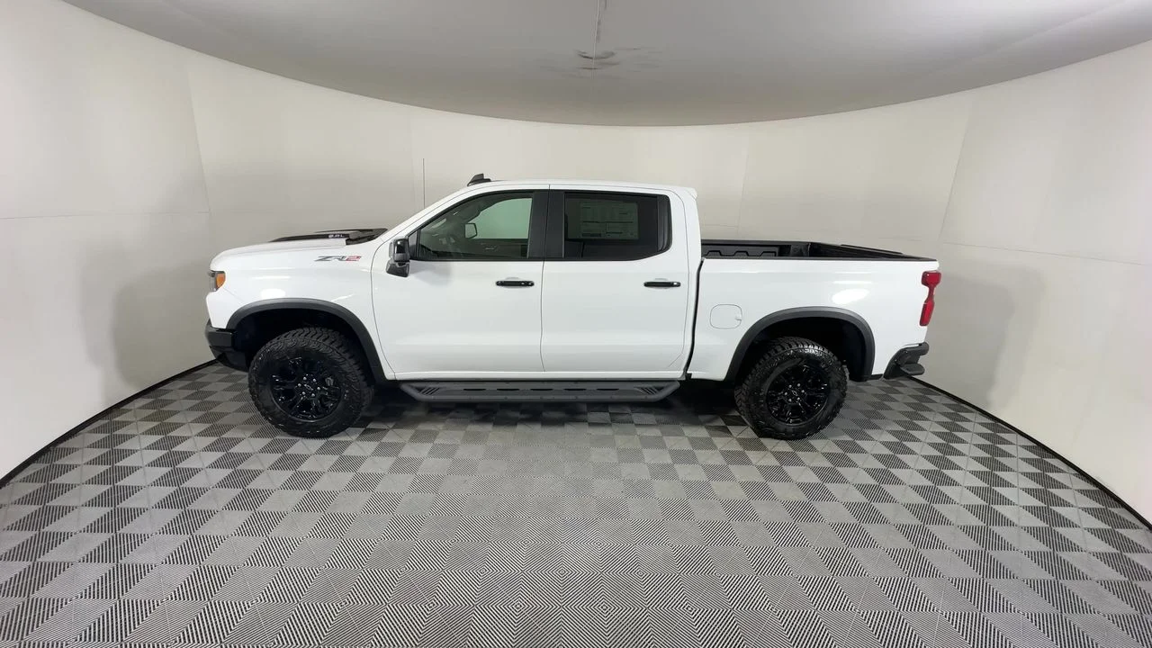 New 2026 Summit White Chevrolet ZR2 image 101