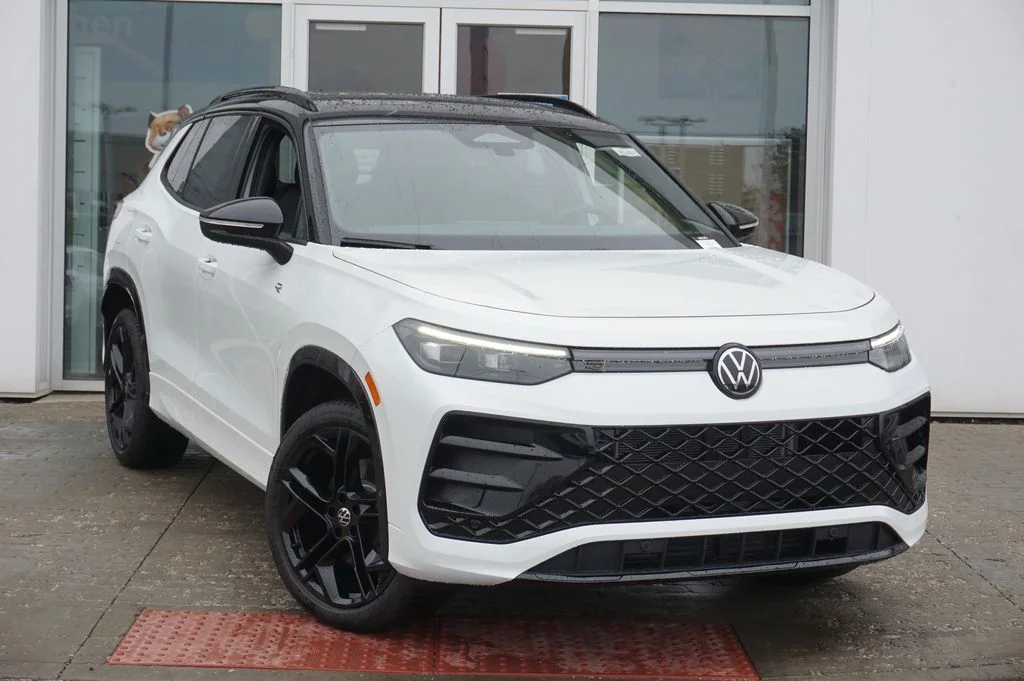 New 2026 White/off-white Volkswagen 2.0T SE R-Line Black image 4