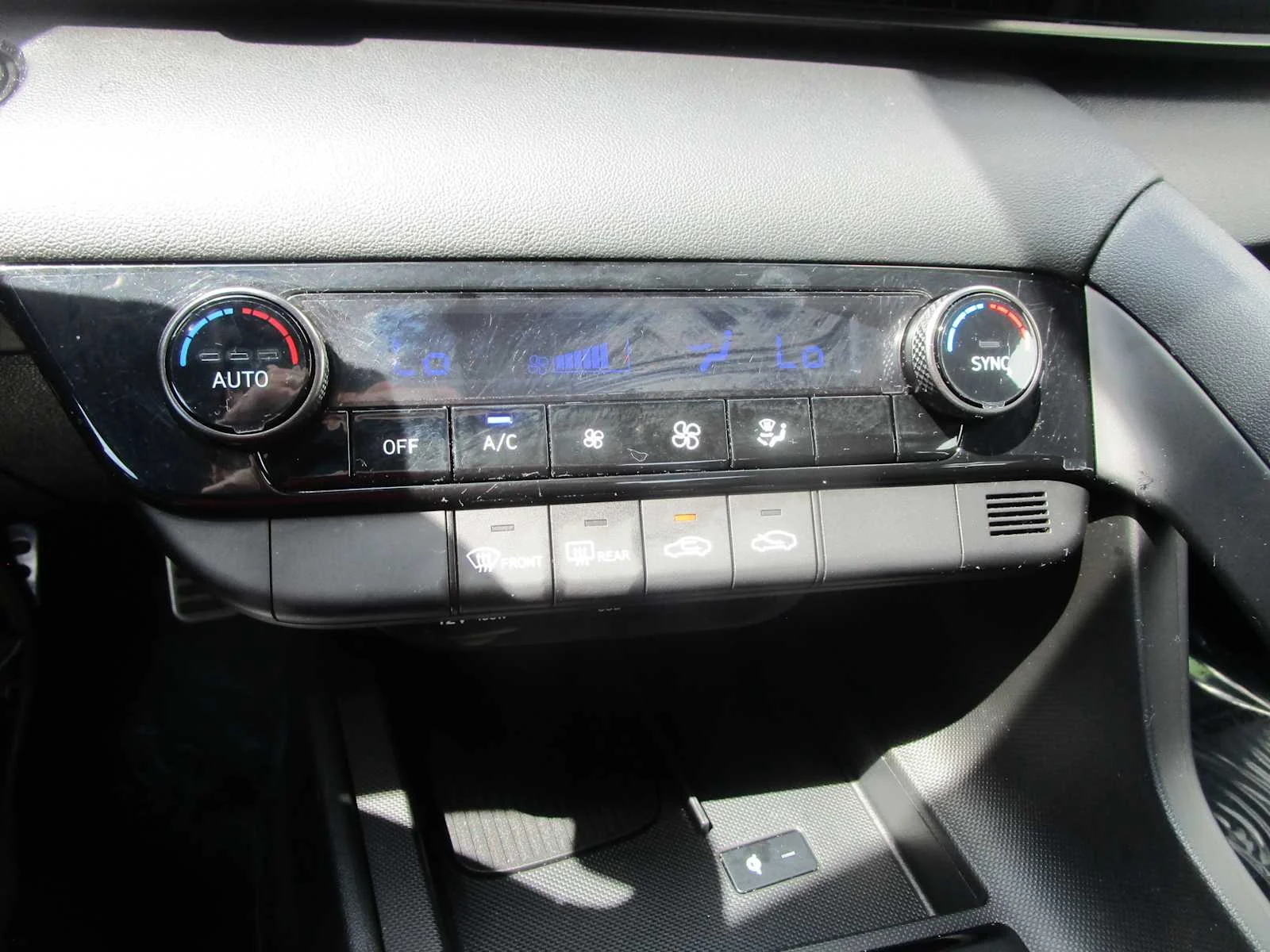 Used 2025 Serenity White Hyundai SEL Sport image 18