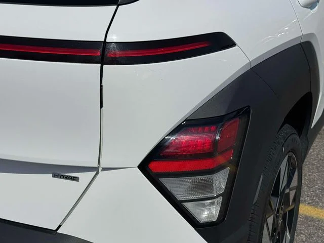Used 2025 White Hyundai SEL image 14