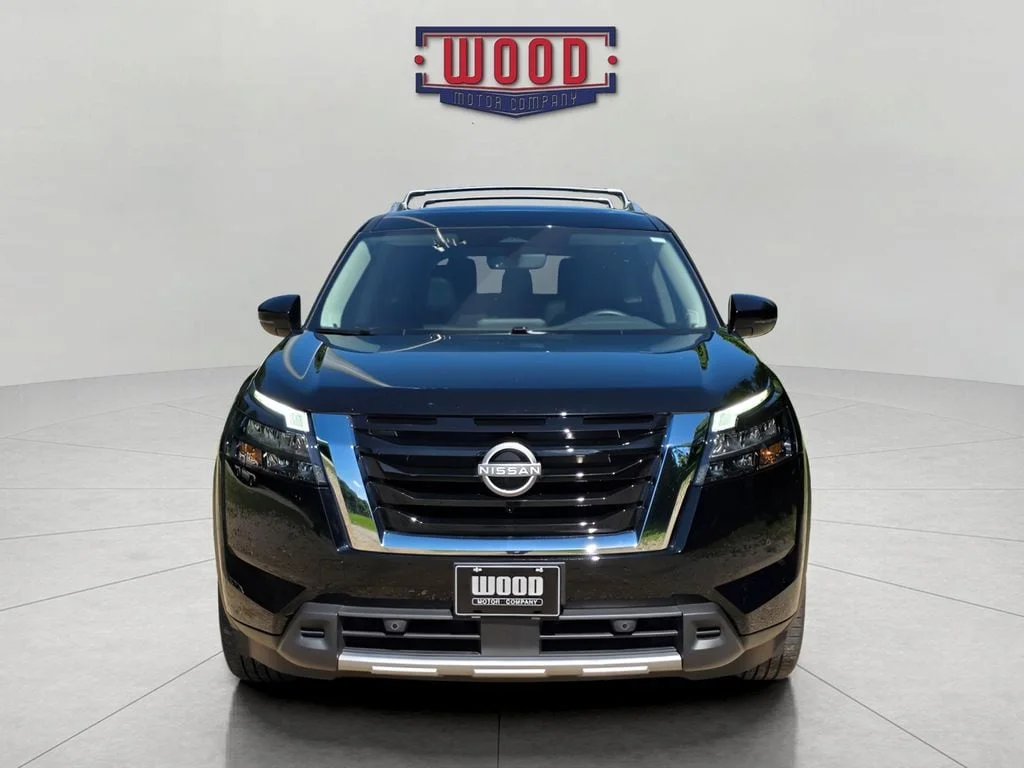 Used 2025 Super Black Nissan SL image 5