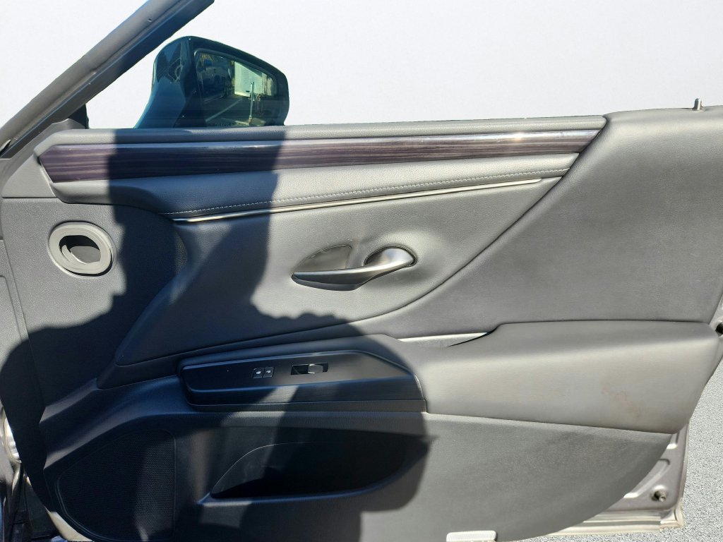 Used 2021 Gray Lexus 300h image 27