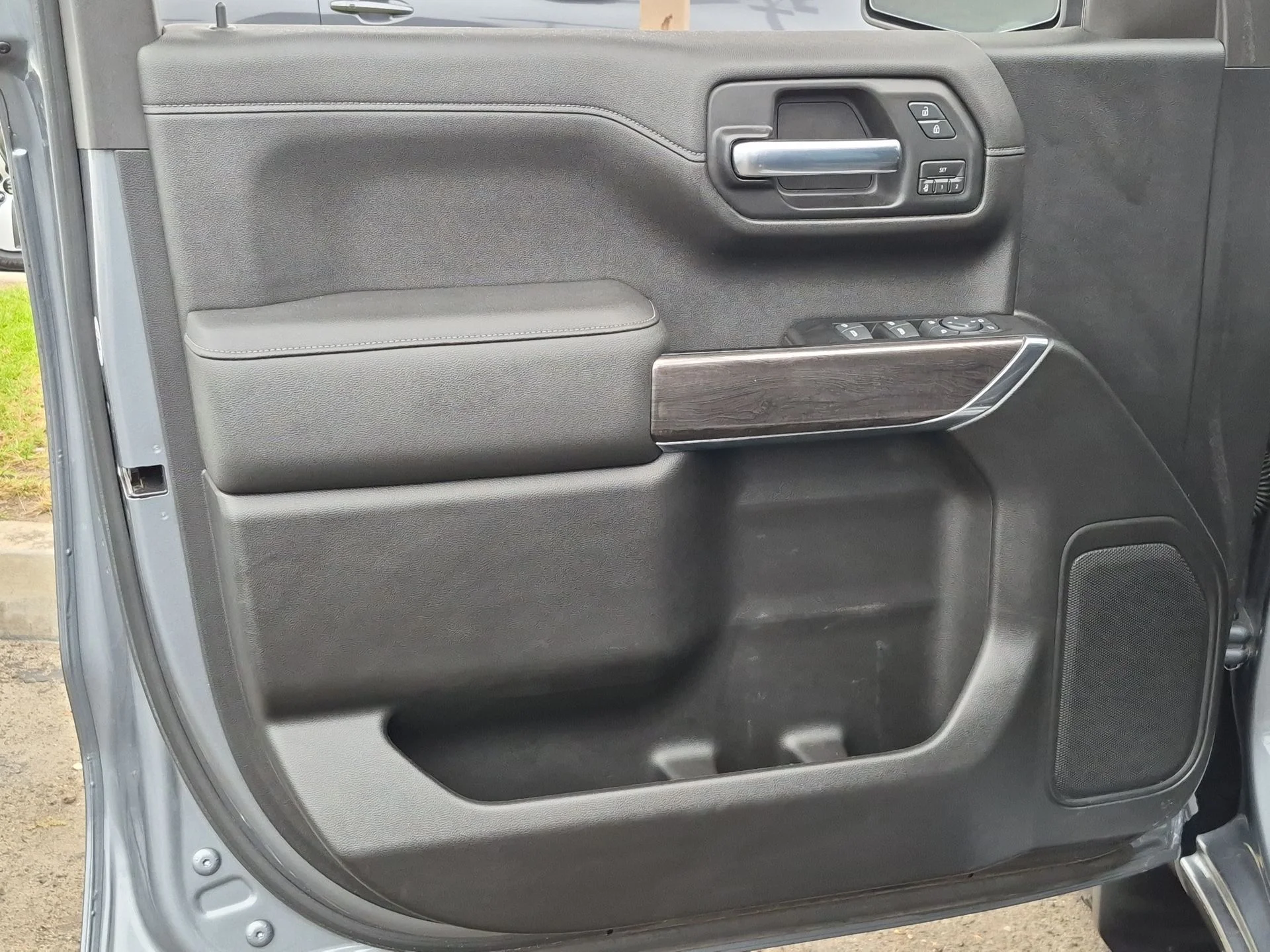 Used 2019 Gray Chevrolet LTZ image 22