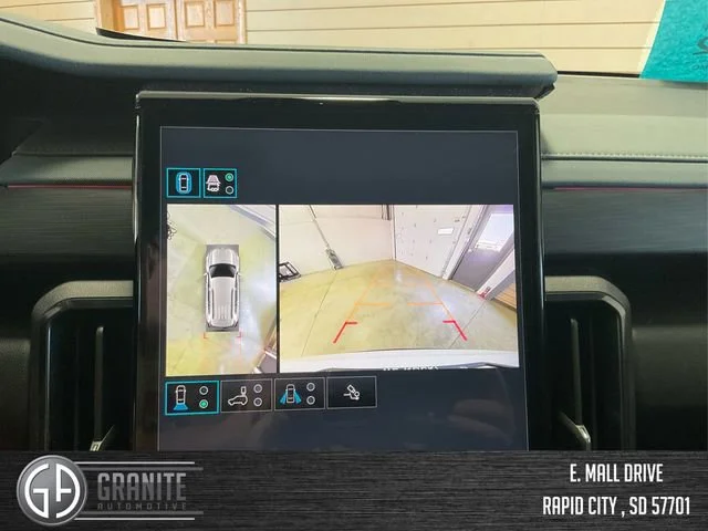 2025 GMC Acadia AT4 - Photo 25