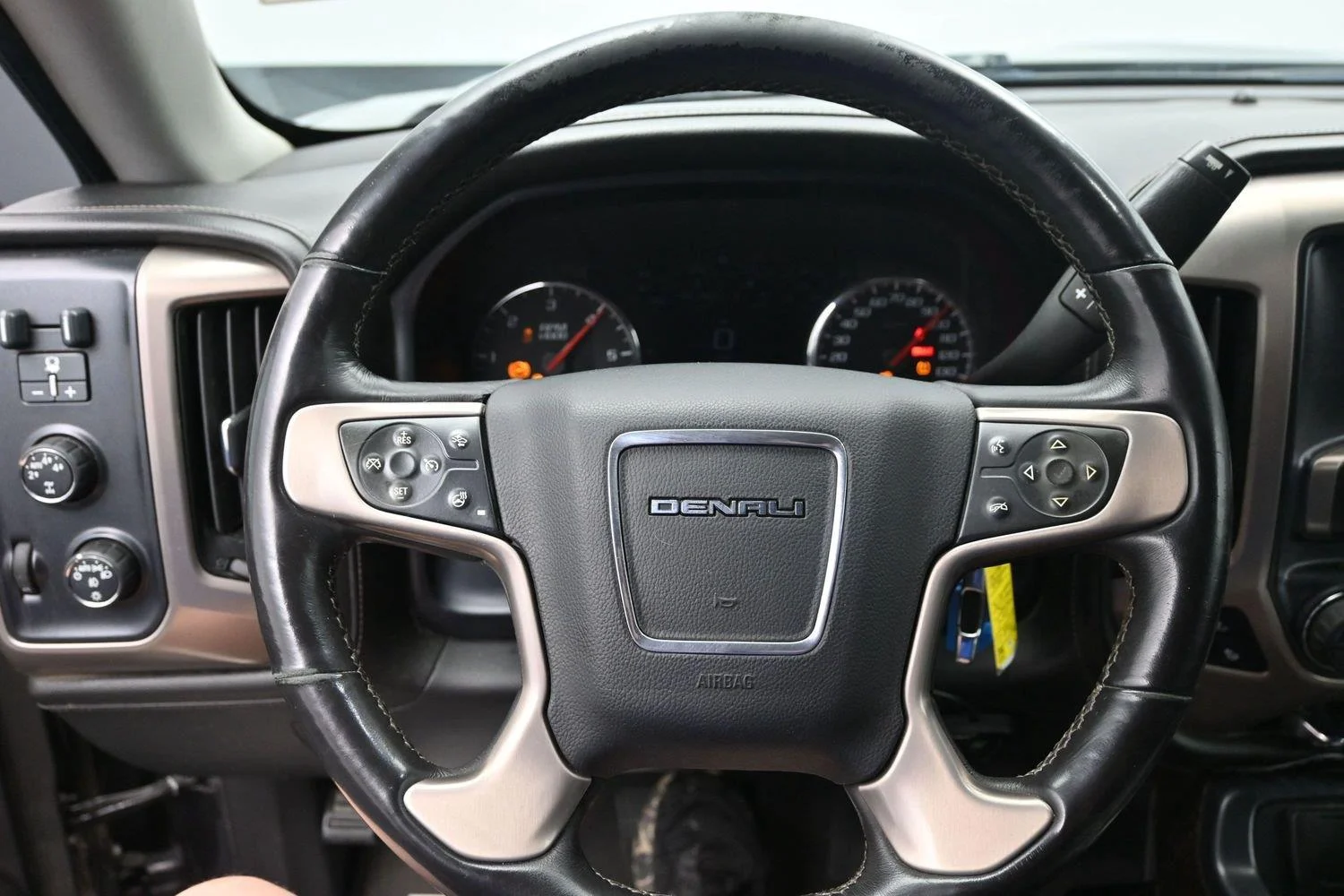 Used 2014 Iridium Metallic GMC Denali image 22