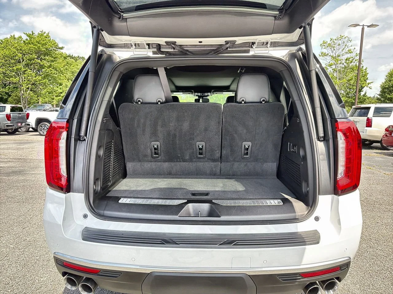 Used 2023 Summit White GMC Denali image 21