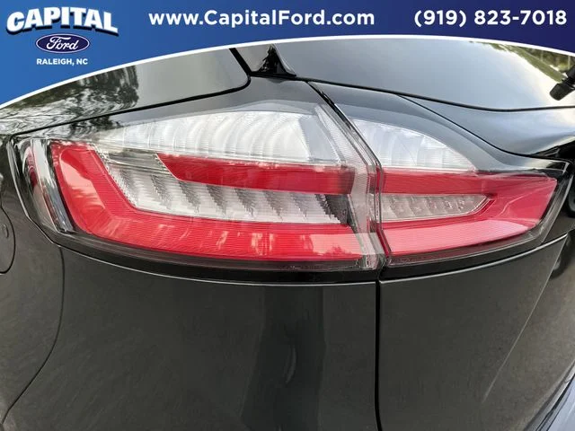 Used 2023 Green Ford SEL image 16