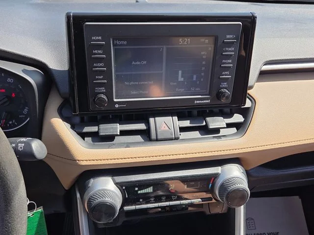 Used 2021 White Toyota LE image 17