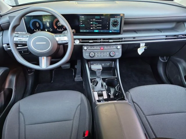 Used 2025 Green Hyundai SE image 22