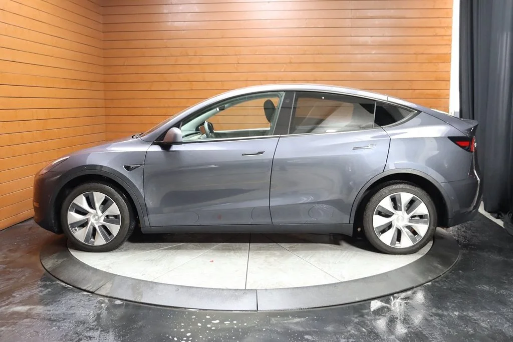 Used 2023 Solid Black Tesla Long Range image 8