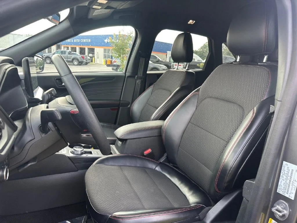 Used 2024 Gray Ford ST-Line image 3
