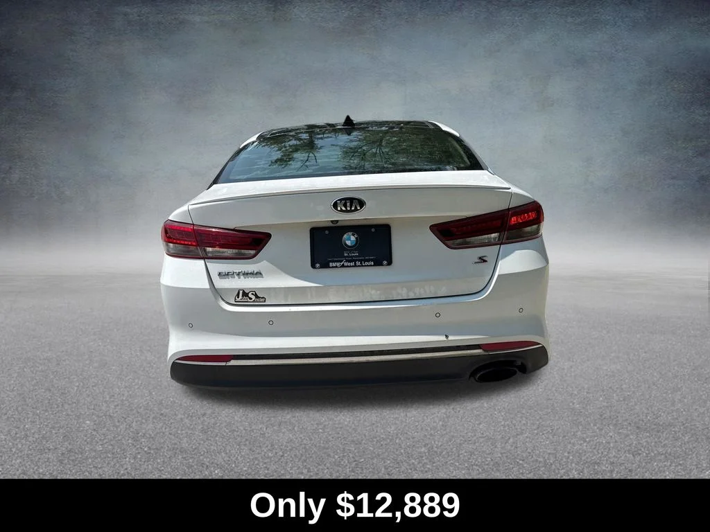 Used 2018 White Kia S image 4