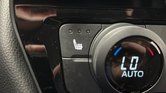 Used 2025 Midnight Black Metallic Toyota XLE image 33