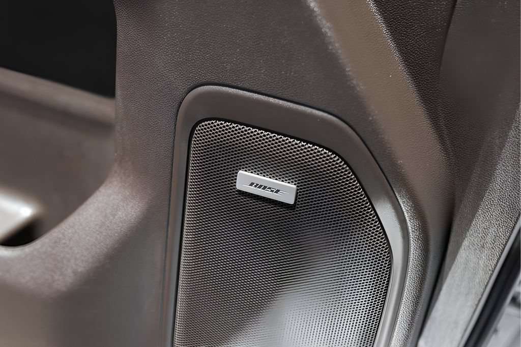 Used 2021 WHITE FROST TRICOAT GMC Denali image 25