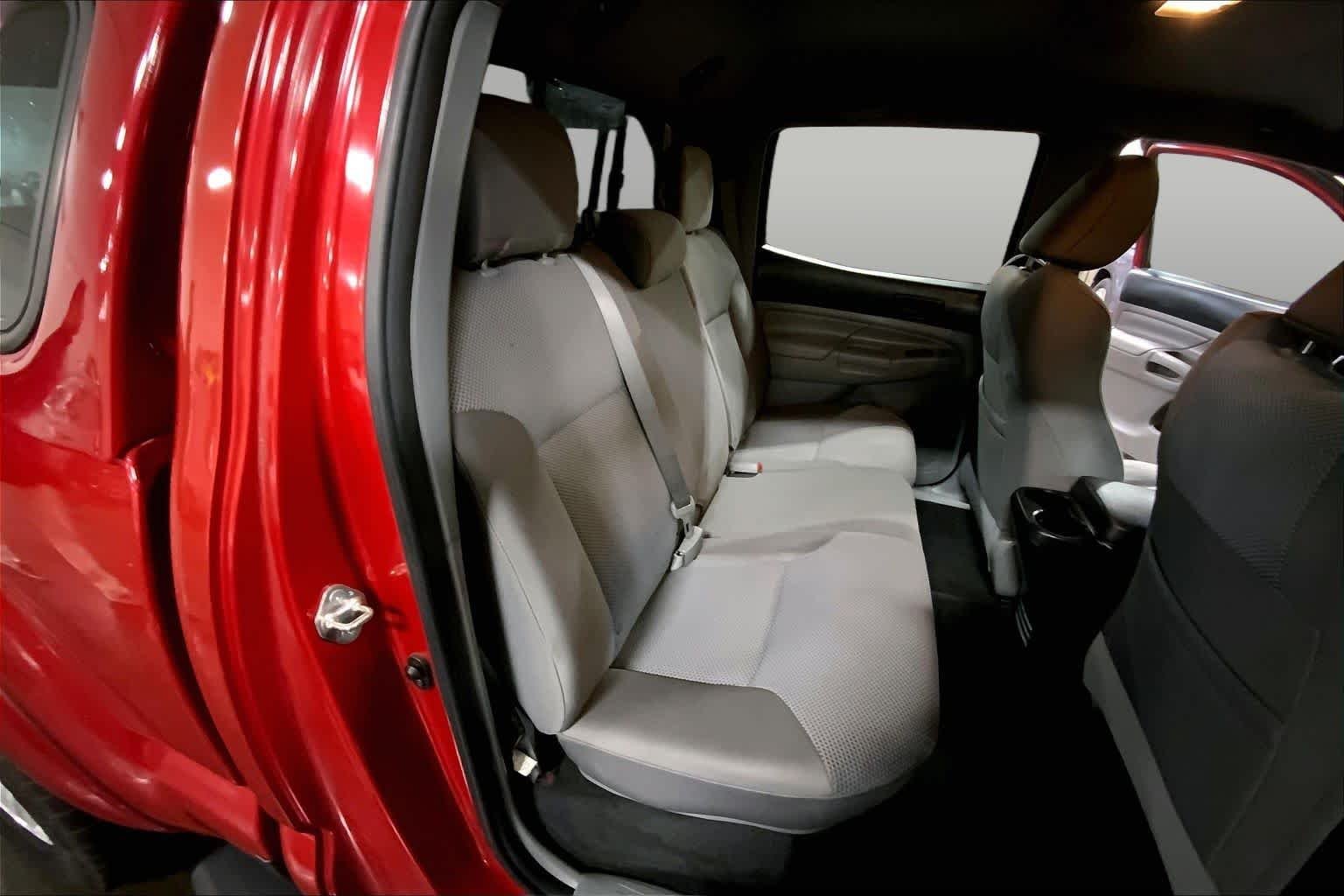 Used 2015 Barcelona Red Metallic Toyota  image 20