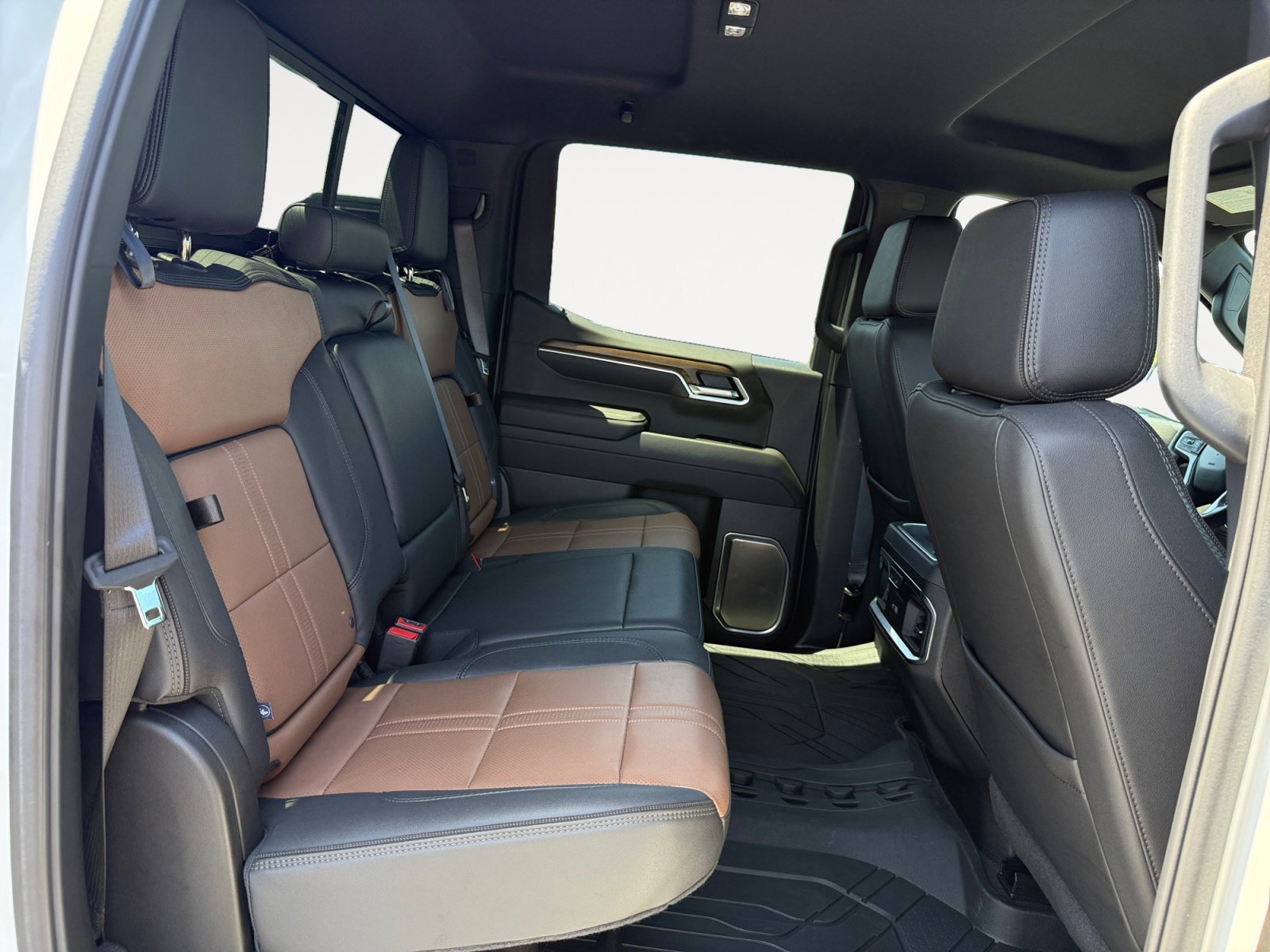 2025 Chevrolet Silverado 1500 High Country - Photo 18