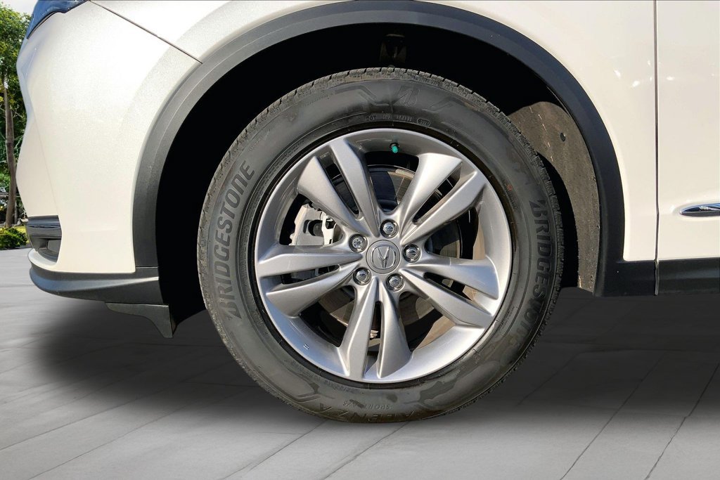 Used 2025  Acura Base image 31