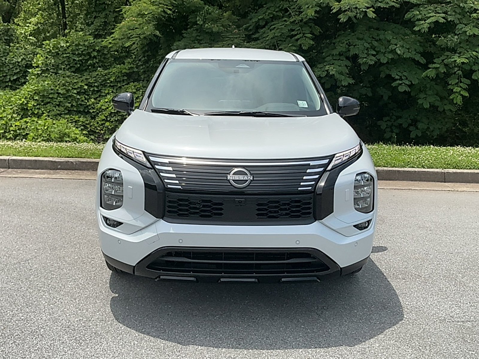 New 2026 Alpine Frost Nissan SL image 16