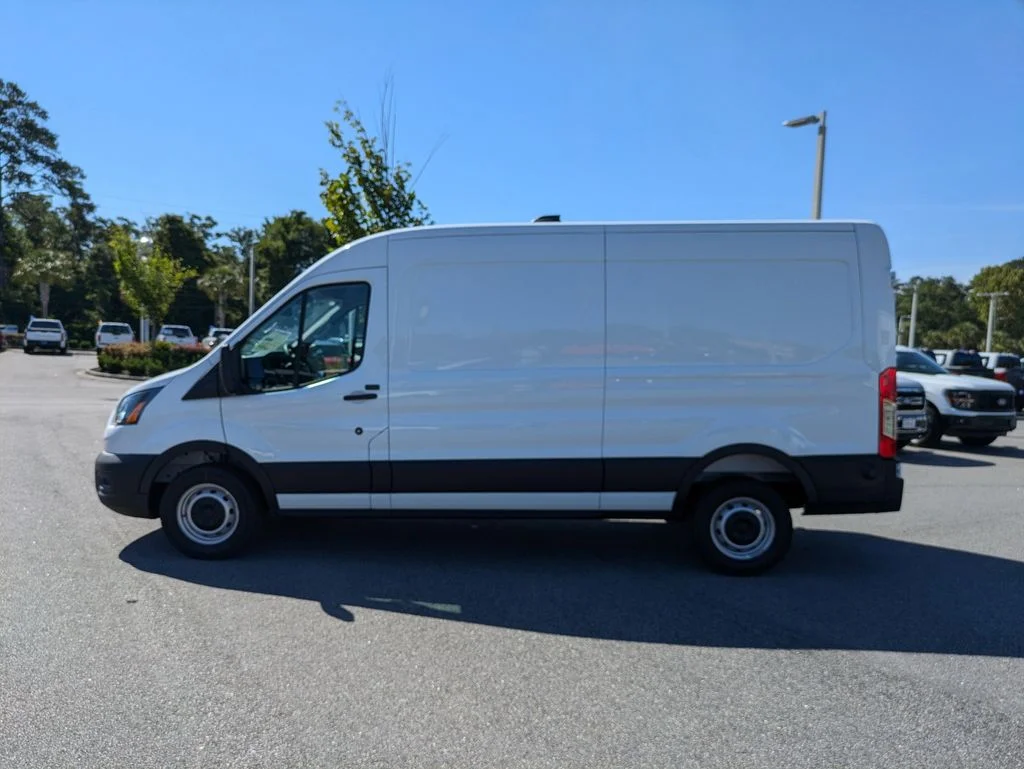 New 2026 Oxford White Ford Base image 7