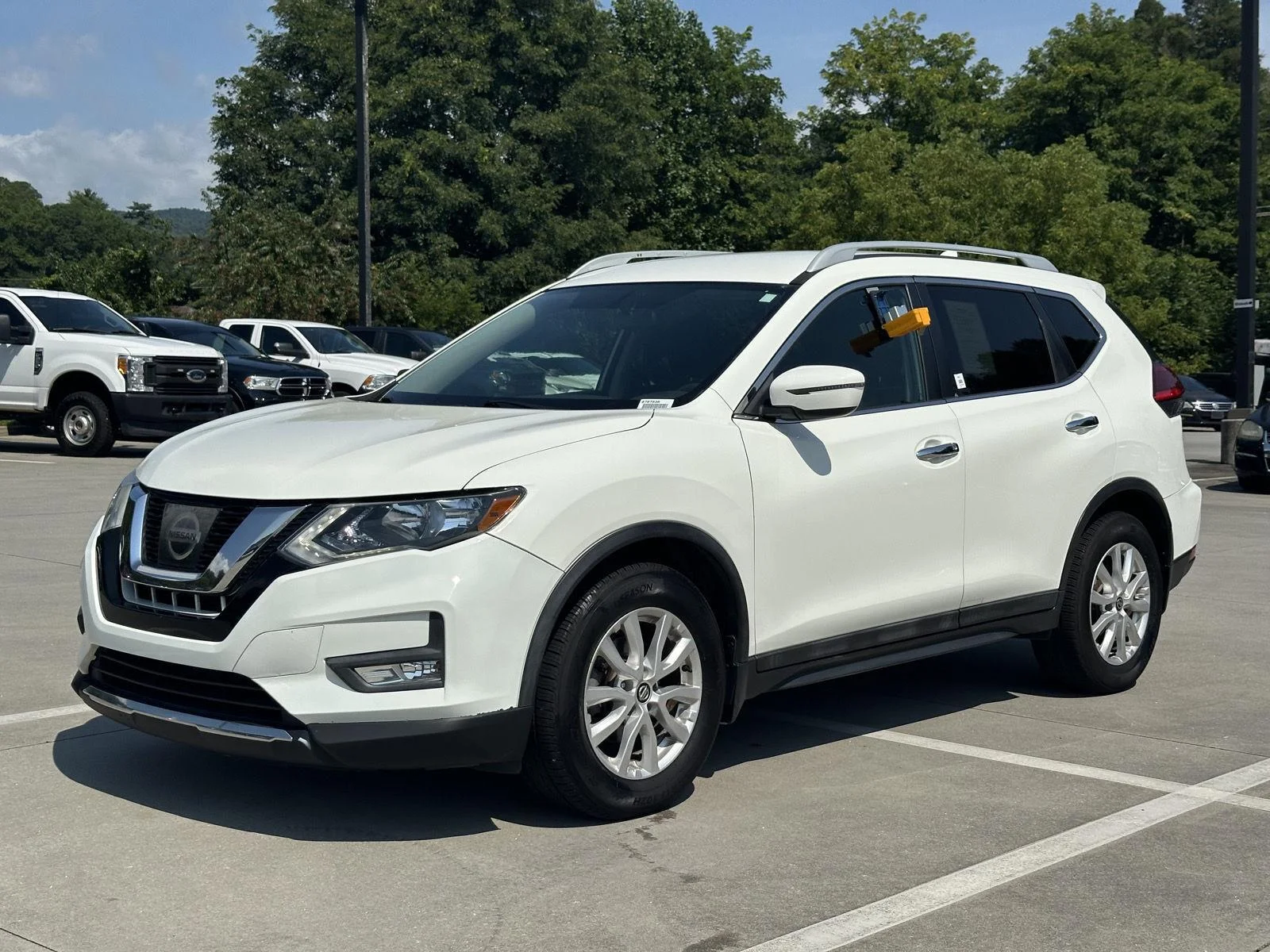 Used 2017 Glacier White Nissan SV image 3