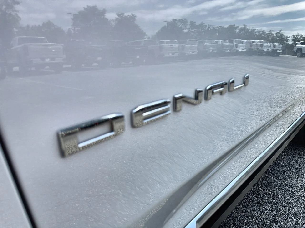 Used 2023 Summit White GMC Denali image 27
