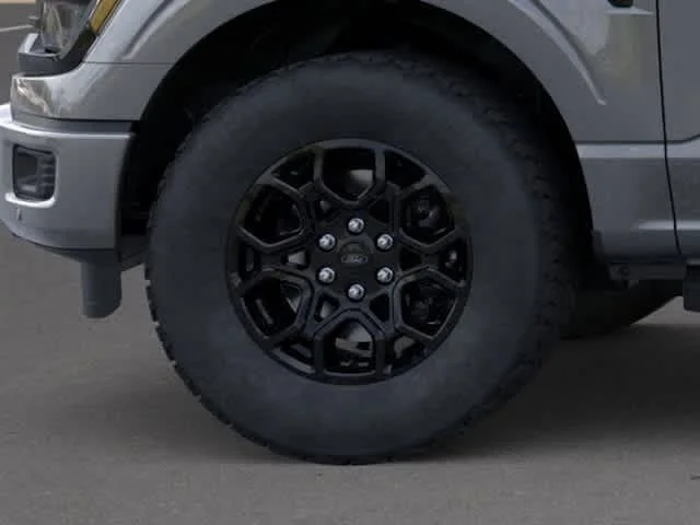 New 2026 Carbonized Gray Metallic Ford XLT image 41