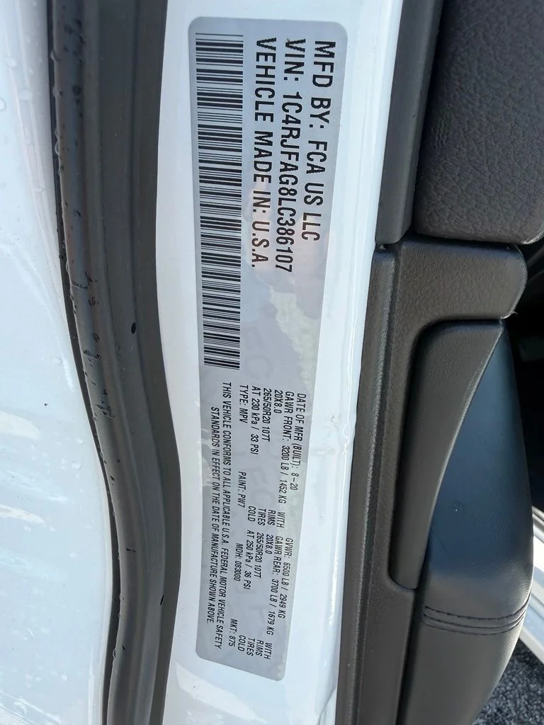 Used 2020 White Jeep Altitude image 21