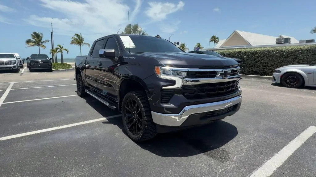 Used 2022 Dark Ash Metallic Chevrolet LT image 5