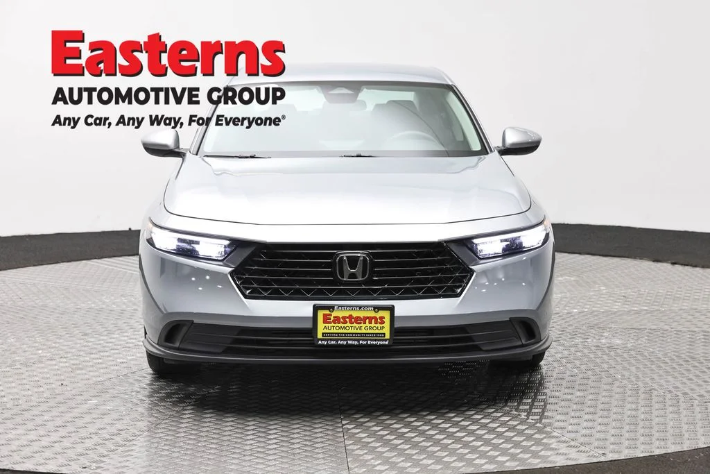 Used 2025 Silver Honda LX image 2