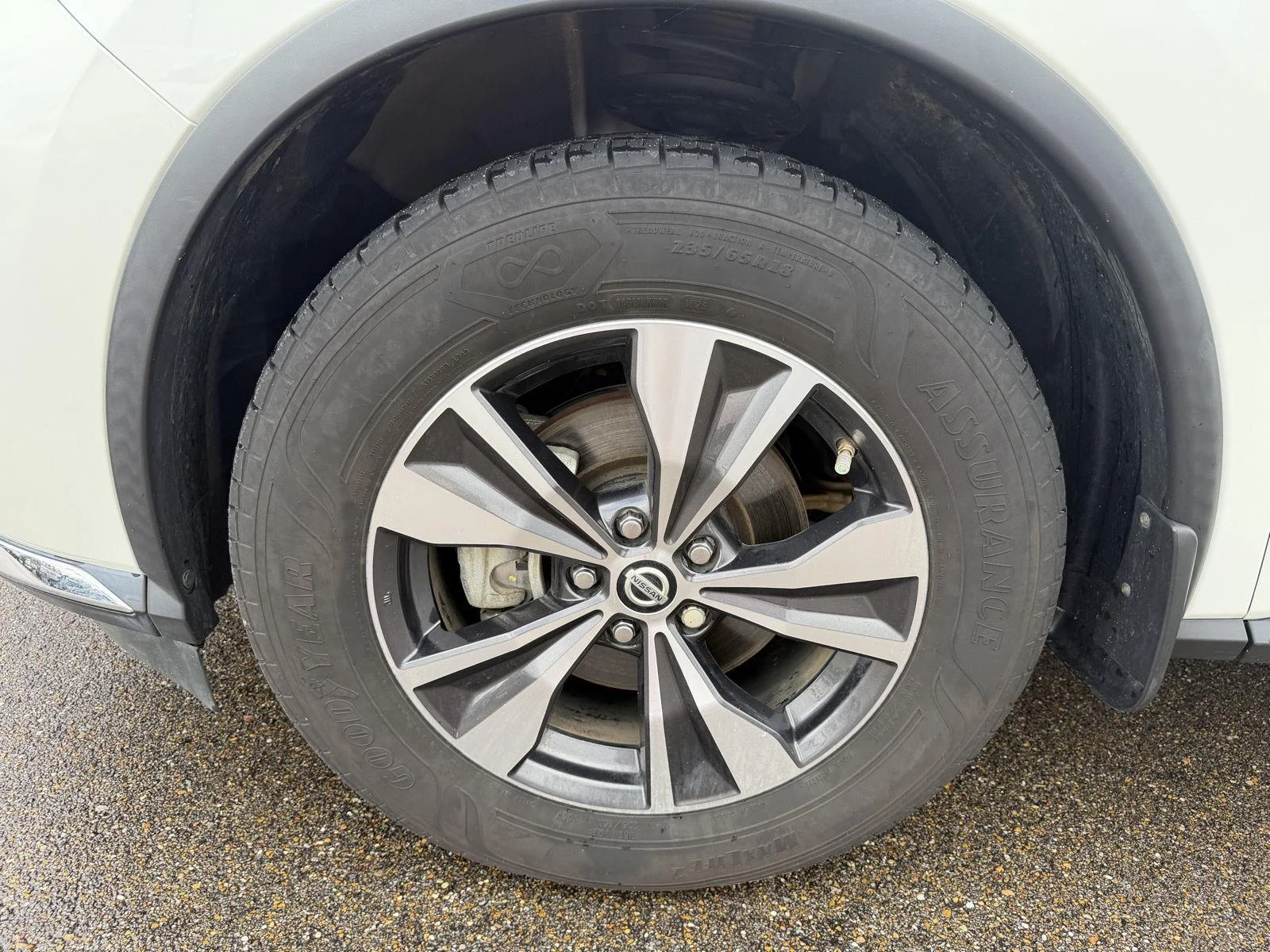 Used 2019 Pearl White Tricoat Nissan S image 24