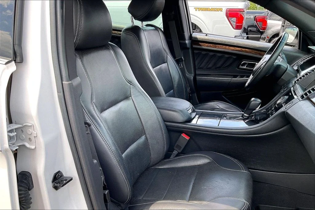 Used 2019 White Ford Limited image 6