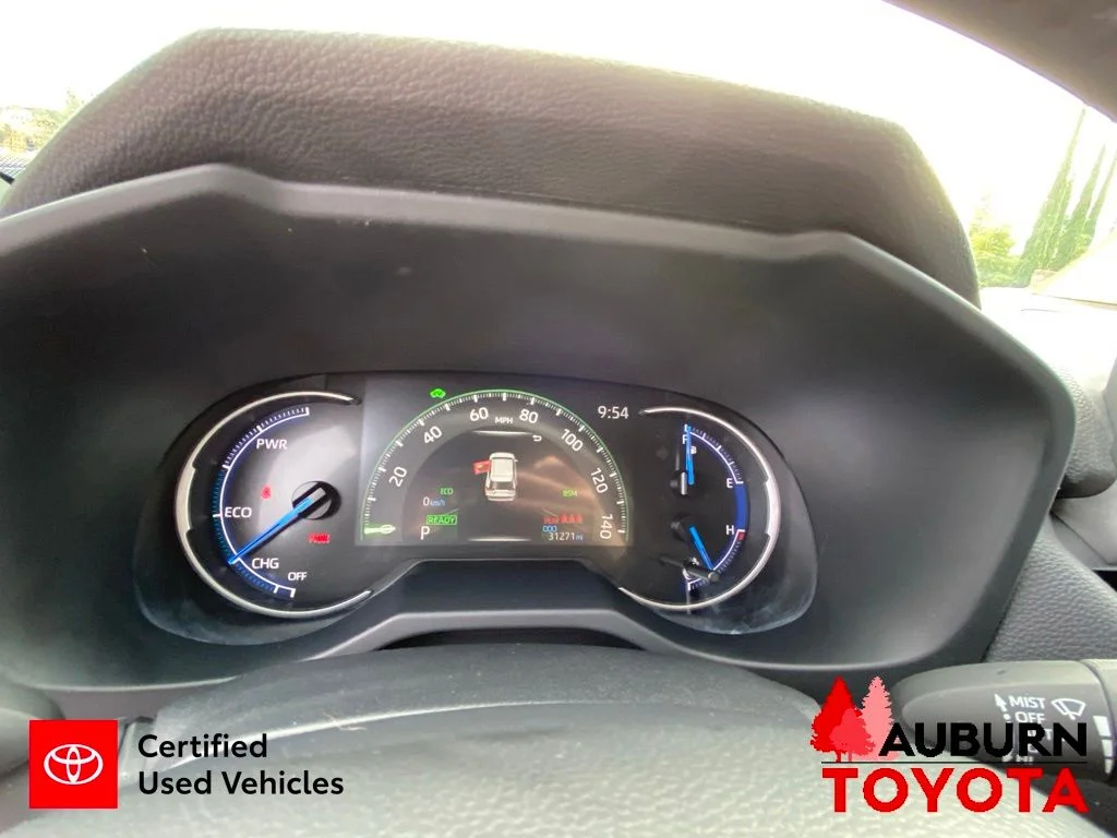 Used 2025 Ice Cap Toyota SE image 40